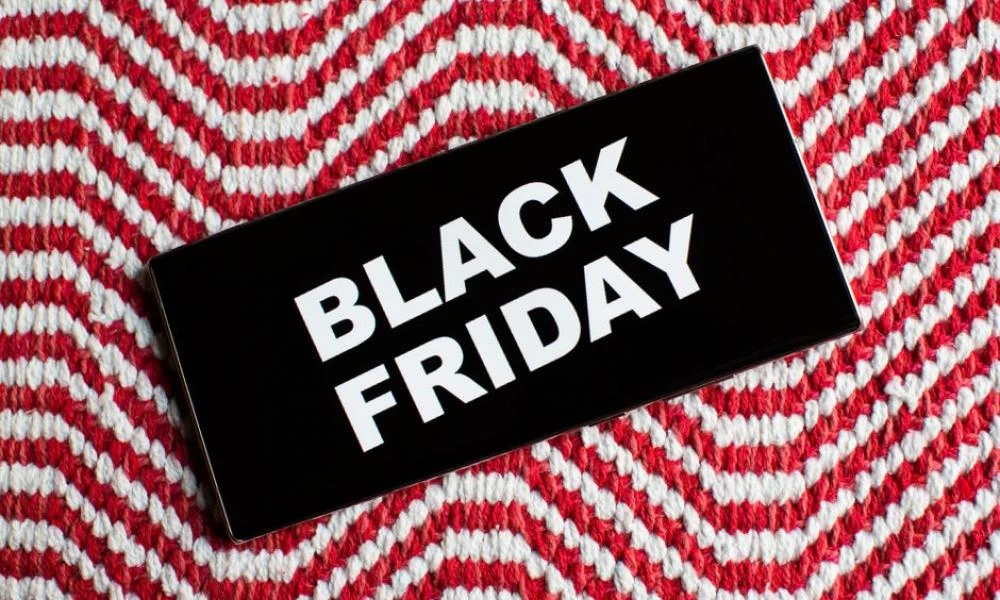 Προβληματισμός στο λιανεμπόριο: Black Friday φέτος με e-shop